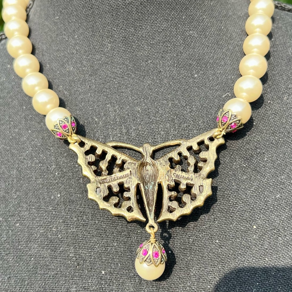 & Heidi Daus Magnificent Fuchsia &Pearl a butterfly Necklace - Picture 12 of 12